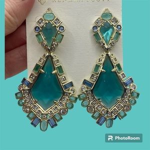 NWT Kendra Scott Blue Crystal Earrings in Gold